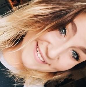 Meet your Posher, Hailey